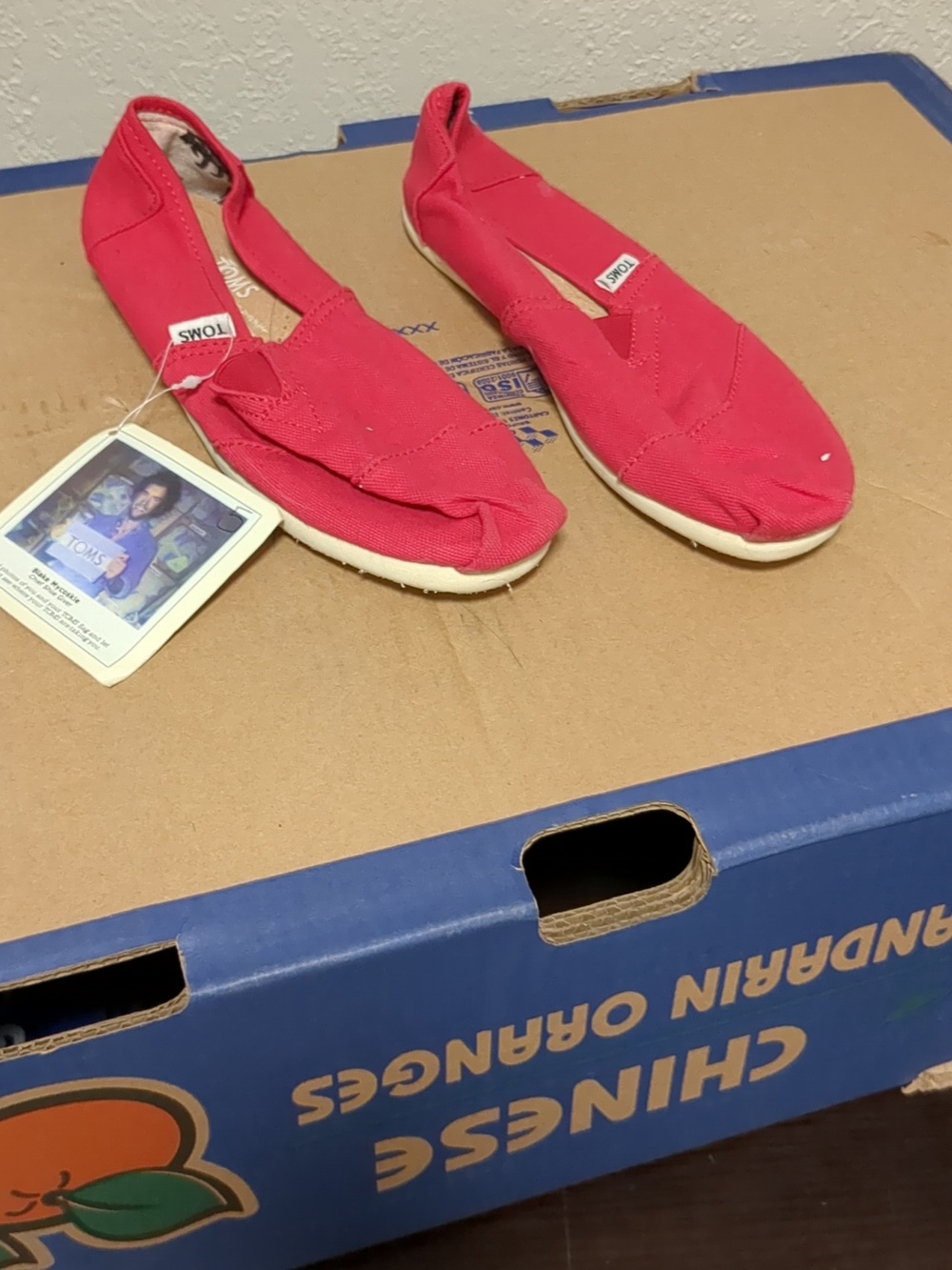 NWT TOMS flats